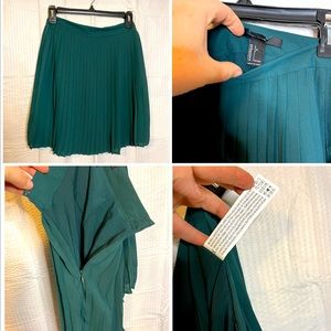 Pleated Mini Skirt Large